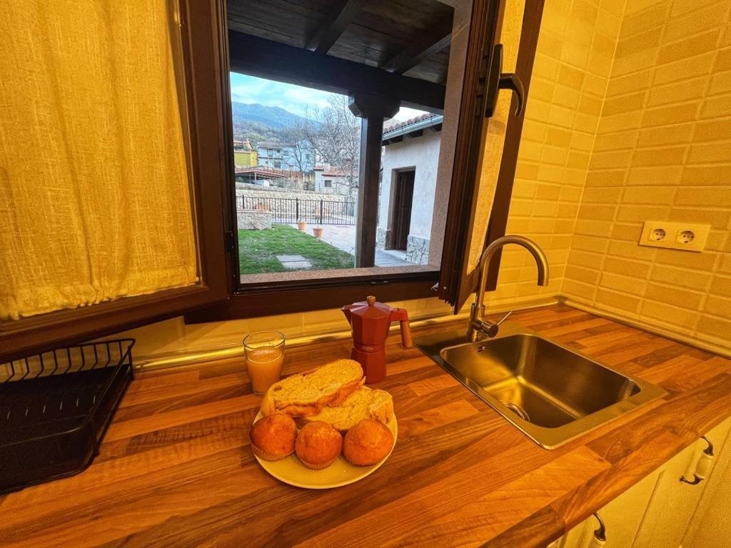 Apartamentos Dona Jimena Del Ambroz 4 Estrellas Complejo Unico En El Centro Del Pueblo - Piscina Ya Abierta Hervás Exterior foto